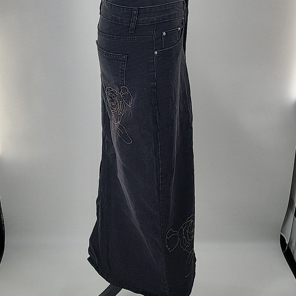 Black Denim Maxi Skirt with Floral Embroidery - Picture 14 of 16